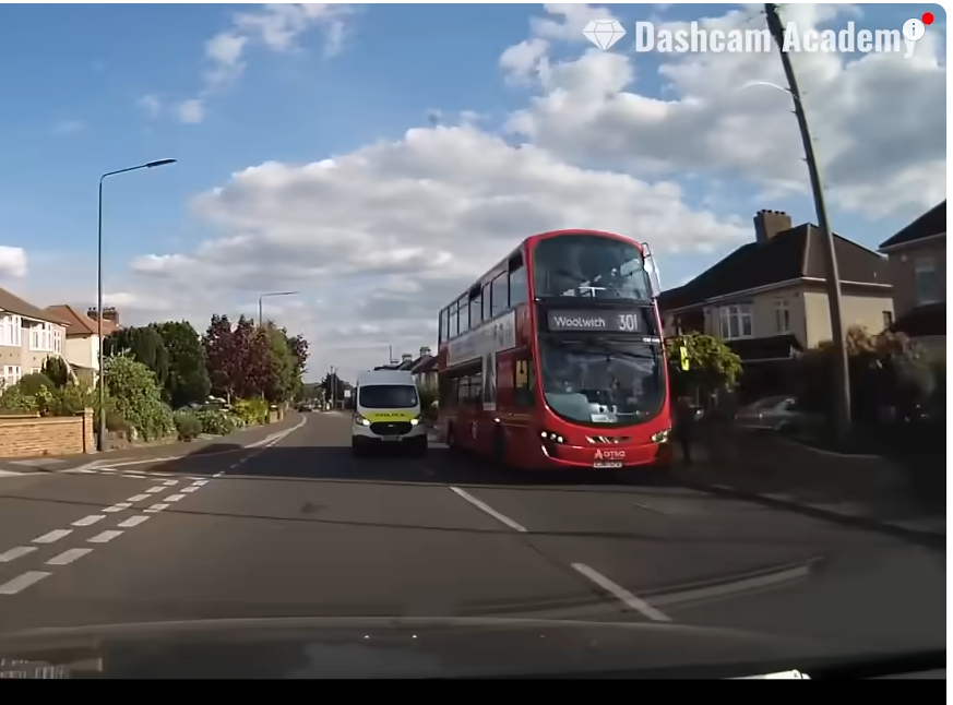 https://road.cc/wp-content/uploads/roadcc/police overtake.png